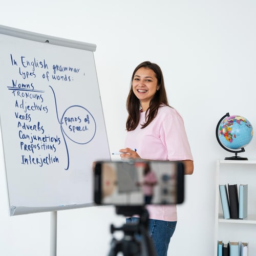 تمرین زبان انگلیسی در کلاس زبان