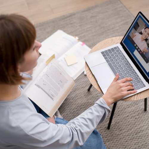 در کلاس آنلاین زبان